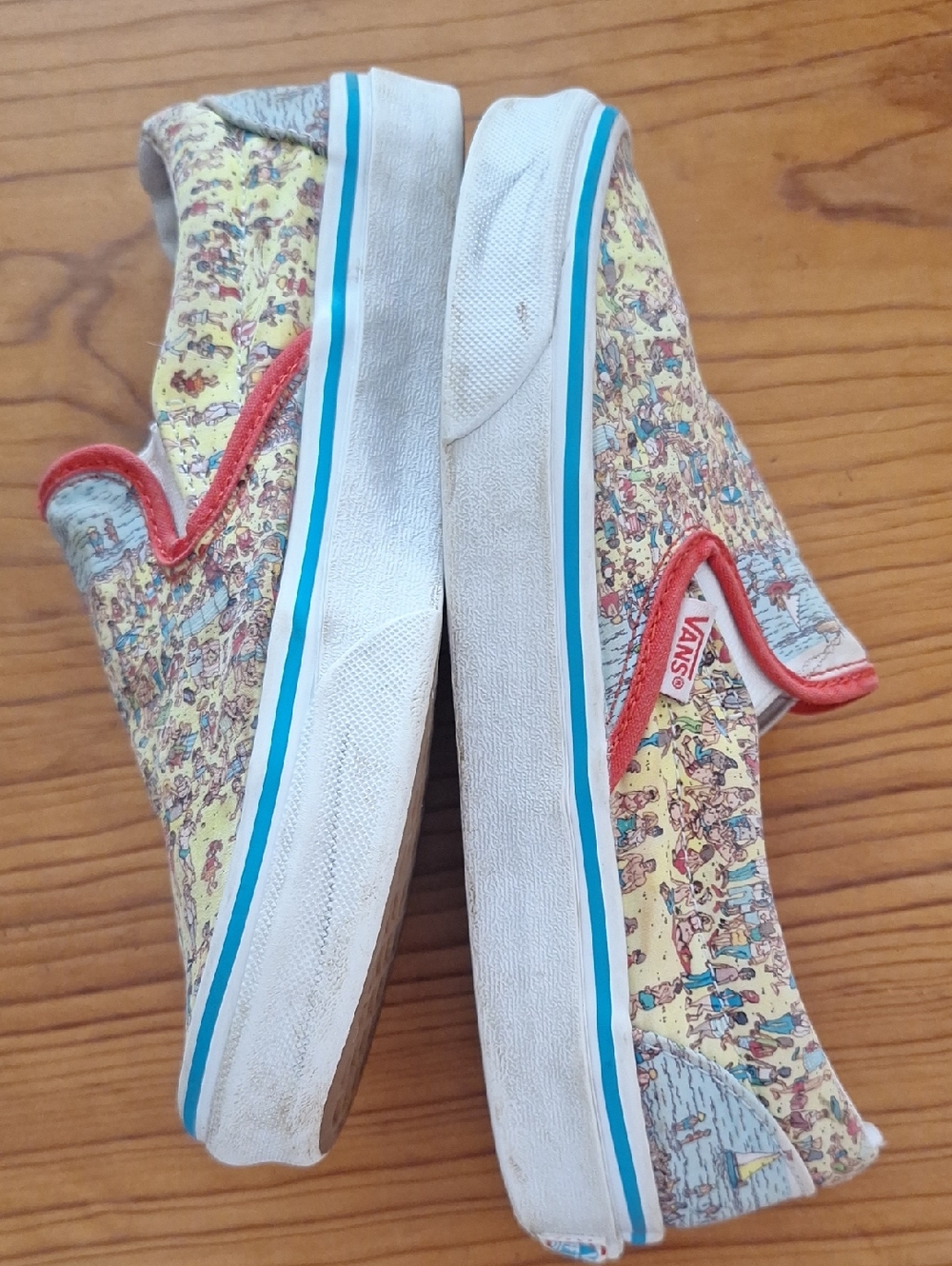 Vans Wheres Waldo Slip-On Sneakers in Yellow Beach Scene with Red Trim - Picture 3 of 5